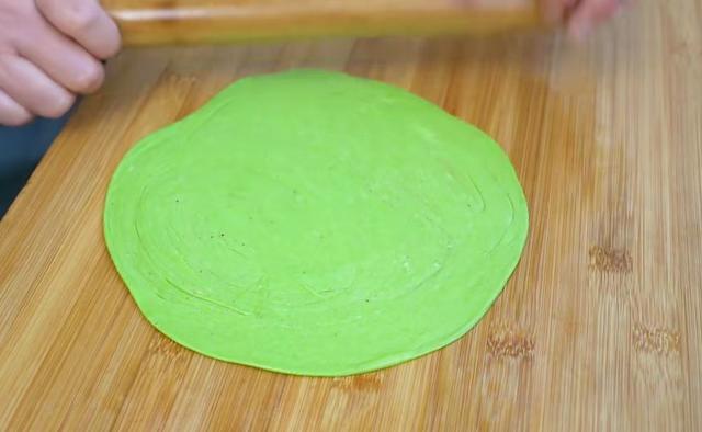 孩子不爱吃蔬菜，幺妹这样做，酥脆柔软又多层，挑食的孩子也爱吃