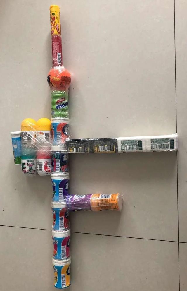 你的育儿经|幼儿园奇葩手工作业火了，老师竖起大拇指：这届家长真是人才