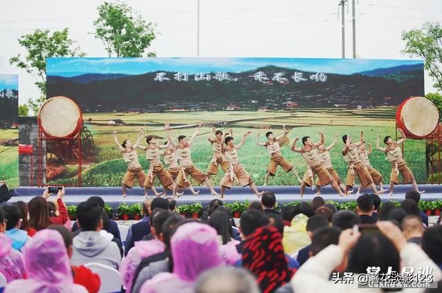 旅行柚子君▲《南乡子?参加长沙县夏之恋旅游启动式有感》