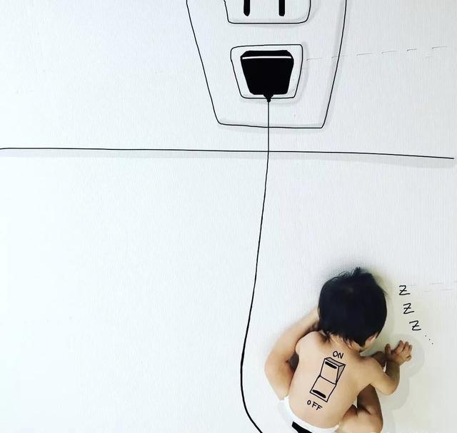 「超级宝妈」“神一般”的爸爸把儿子画进了宫崎骏的作品里，11万网友被暖心了