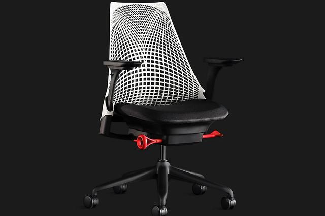 Herman Miller 带来两款电竞椅，其实都是之前的椅子换了个皮