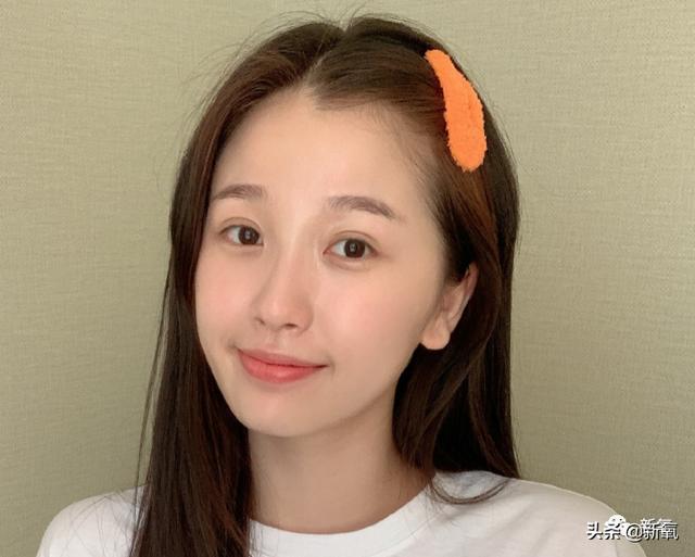 为什么95年的虞书欣一个素颜就老成这样|资讯早知道