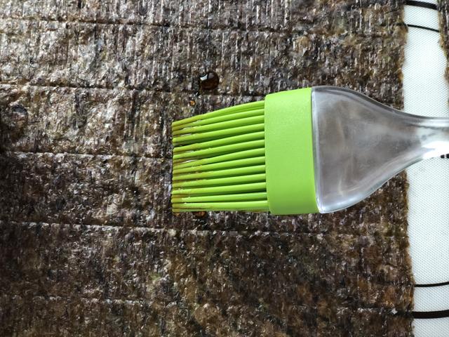 冬天的常备小零食，在家也能轻松制作，咬一口，满嘴香