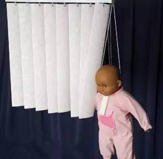 「超级宝妈」这种衣服，再好看也不能给孩子穿，尤其是7岁以内的宝宝