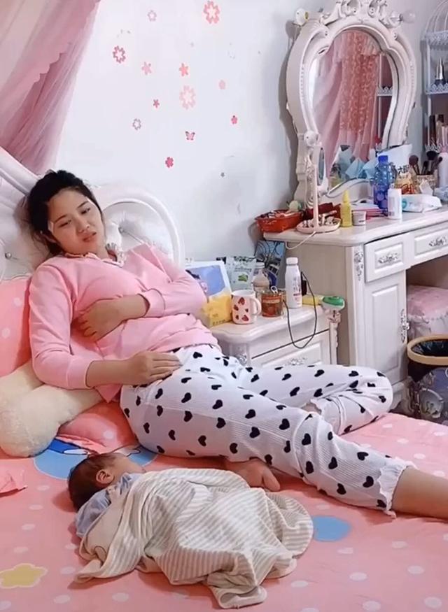 幸福相守|宝宝出生16天，宝妈因为涨奶要给娃断奶，网友：有种工具叫吸奶器