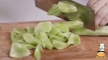 芹菜|夏天没胃口？吃这些菜，美容又清热！家家都能做