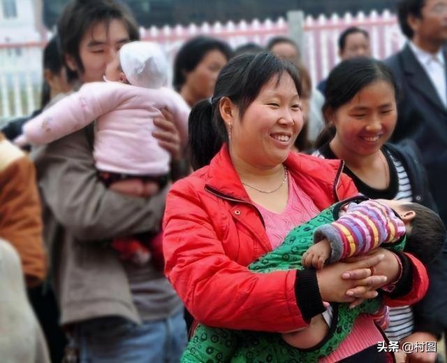 近些年，农村有很多老人都不愿意帮子女带孩子！为何？农民知道吗