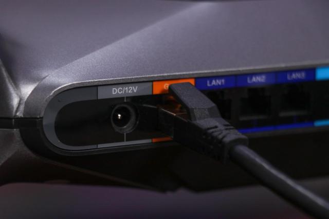 MIFON X1攀升联名版电竞路由器体验：定义速度与激情