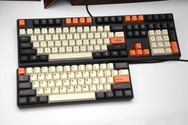 樱桃轴、加厚PBT键帽，雷柏的第一款60%机械键盘没让我失望
