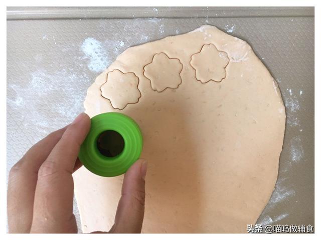 【你的育儿经】番茄别再炒蛋吃，这样做香脆开胃，还能磨牙锻炼孩子的咀嚼能力！