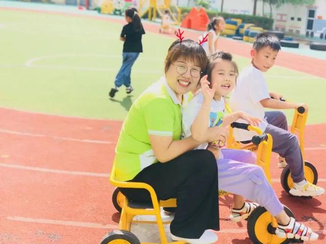 超级宝妈|衣带渐宽终不悔，愿为幼教献青春 栋材集团伟才幼儿园园长丁兴凤