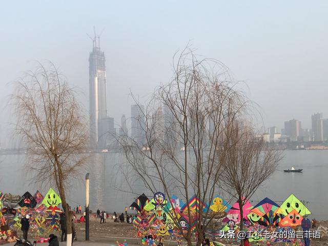 玩乐足迹▲枯水期的汉口江滩走上一小段