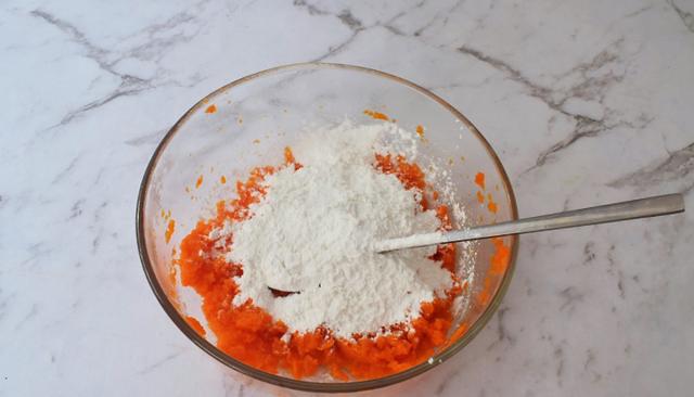 冬吃萝卜夏吃姜，早餐用它做成饼，好吃还营养