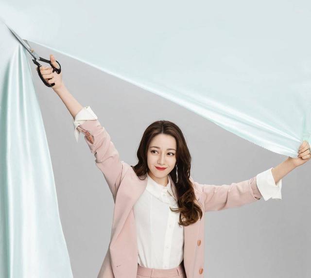 吴磊小李沁9岁演CP也不违和，为何小热巴7岁却被嘲CP感太弱？资讯早知道