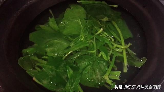 懒人凉皮想要好吃，可不是直接调面糊那么简单，教你正确做法，香