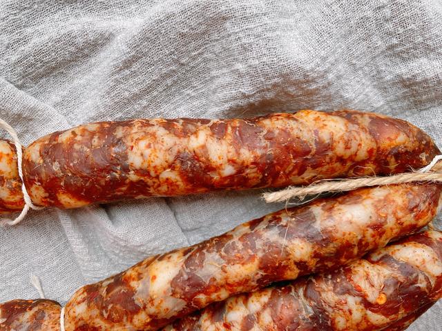 想吃川味香肠不用买了，配方和做法都告诉你，麻辣咸香，味道正宗