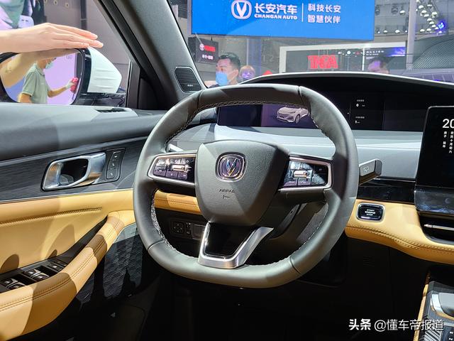 新车丨玩设计、拼内涵 长安UNI-K对战比亚迪唐谁更高档？