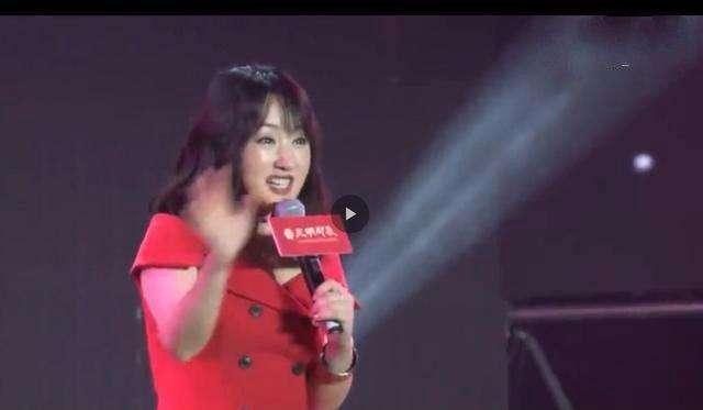 天上星|看惯了杨钰莹的修图脸，再看抓拍的真实照，差距太大很打脸