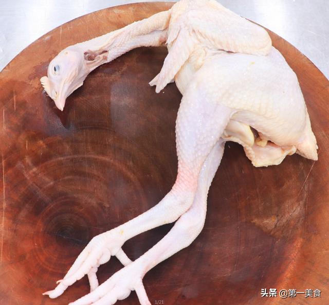 大厨教你做辣子鸡丁不出水，粒粒入魂！外酥有嚼劲，内部又滑嫩