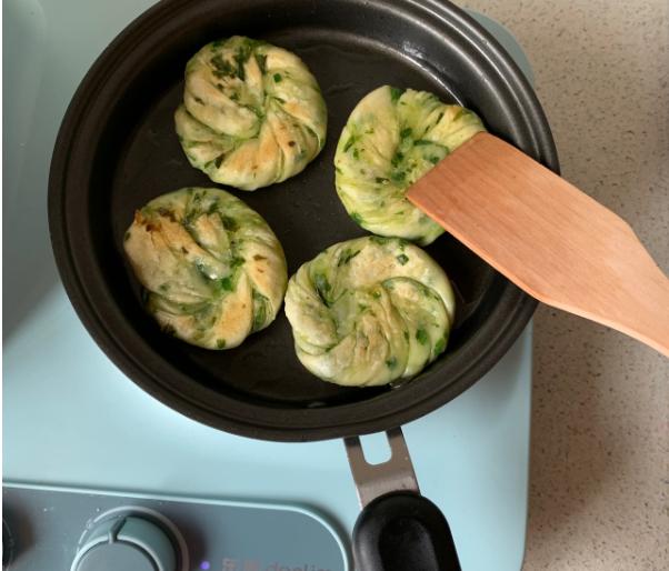 饺子皮吃出新花样，10分钟的早餐，香酥脆，好吃极了