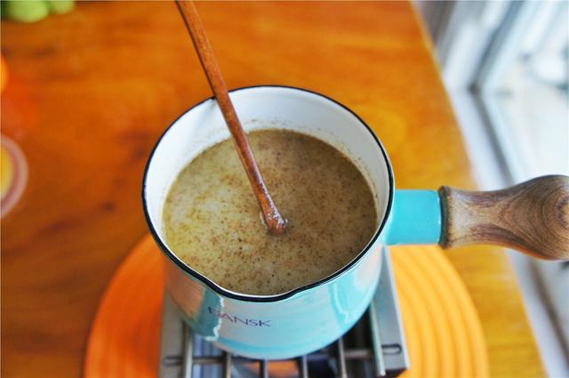 童年记忆，用面粉冲水喝，干香浓稠还“管饱，”以后不用做早餐了