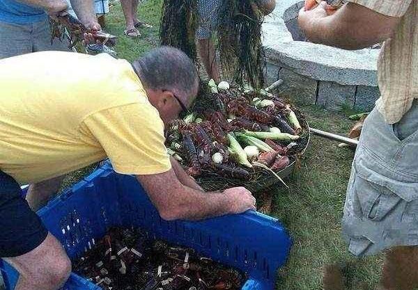 #趣旅游#外国人的野炊烧烤，中国吃货看了：简直是浪费粮食啊