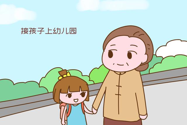 超级宝妈|当45岁宝妈遇见42岁奶奶：一个享福一个受罪，差距一目了然