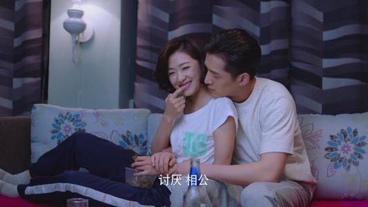 过路旅人|为什么《乘风破浪的姐姐》女明星都喜欢万茜？这姐越了解越有意思