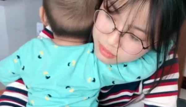 『超级宝妈』为什么孩子喜欢被小姨带？相比受宠，“受虐”是孩子更期待的童年