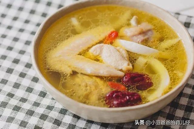 「超级宝妈」9岁小女孩来大姨妈，这4种“催熟”食物，妈妈还在给孩子吃吗