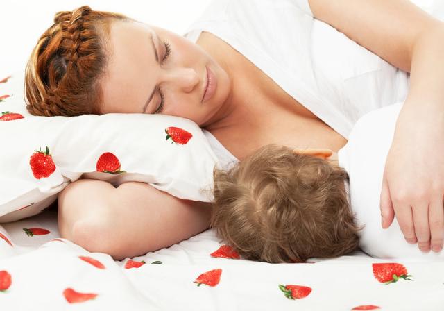 【超级宝妈】哺乳期间，妈妈不做这4件事，宝宝不愁没奶吃