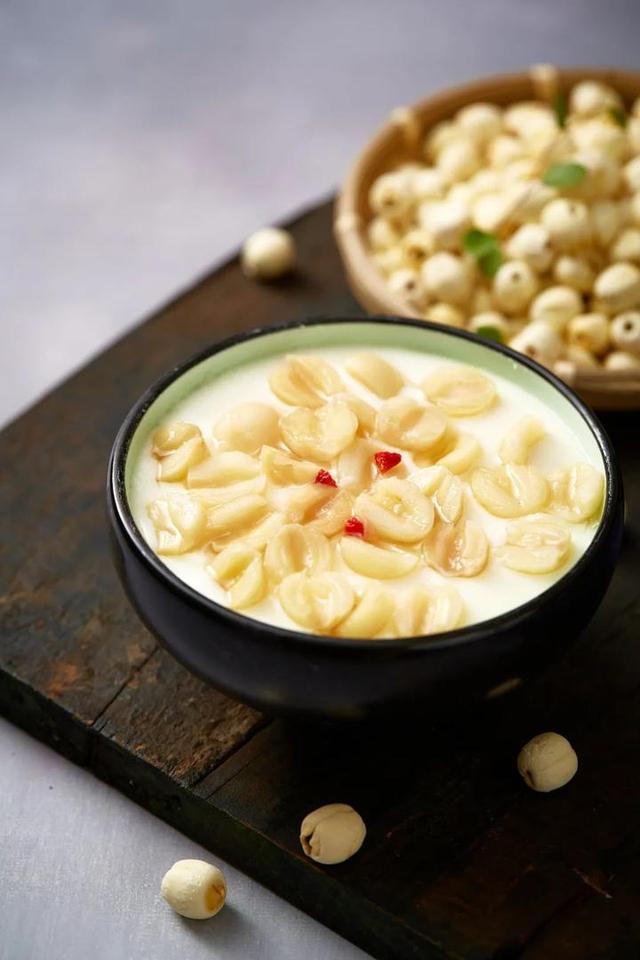 蝴蝶里秋冬新品上市，这家主打广式点心的茶餐厅三十年只专注手工制作，招牌乳鸽不容错过