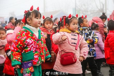 太萌啦！连云港 幼儿园里的新年庙会