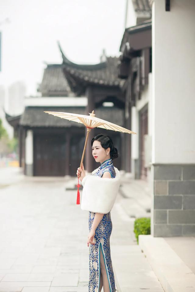 『趣旅游』红河水乡藏的神秘小店,专门帮人穿越,许多人来这里当“王妃”