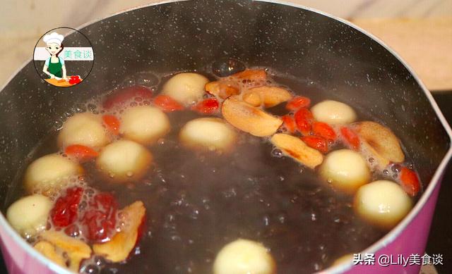 冬至快到了，记得多吃这“一白一红”，营养互补，增强体质不怕冷