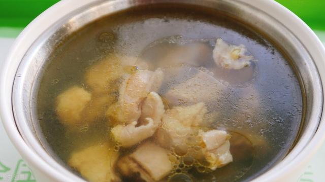 山药鸡汤，健脾益气超滋补，营养美味的家常菜，全家人都适合喝