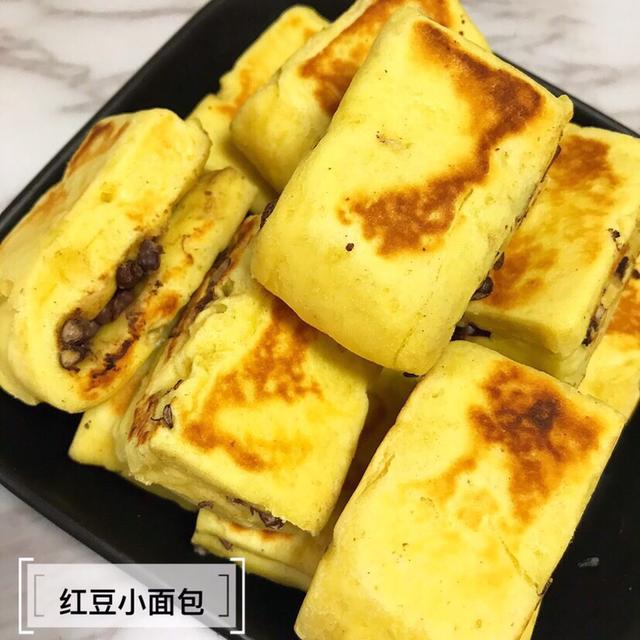 「超级宝妈」外酥里软、香甜可口，宝宝抓握十分方便，用平底锅也可以制作