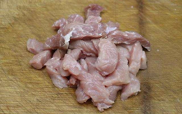 喜欢吃芋头的要收藏，加上酥肉一起炖，软糯鲜香，出锅汤汁都喝光