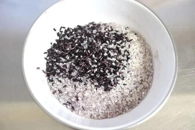 吃了几十年糯米，这种做法还是头一次见！软糯美味，老人小孩都喜欢