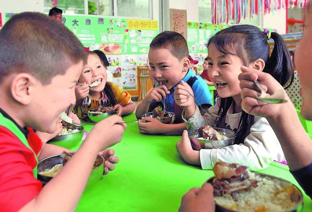 超级宝妈:交际能力如何培养?家长做好这3点,孩子将来远超同龄人一大截