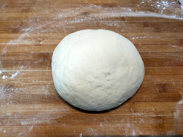 冬天蒸馒头，一次醒发可不够，牢记“三次醒发”，暄软好吃有嚼劲