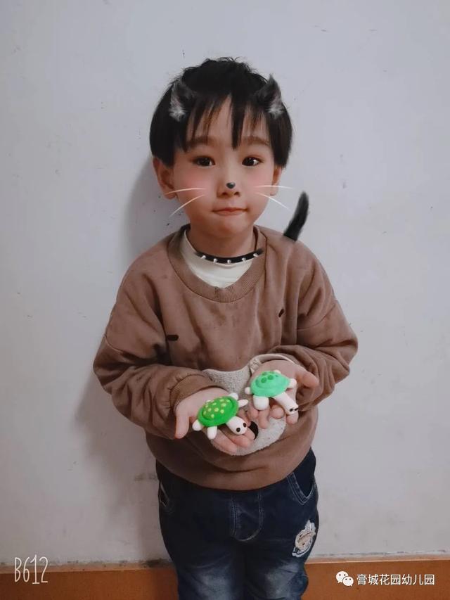 超级宝妈■春风送暖 党徽闪耀——送文明“送给父母的礼物”