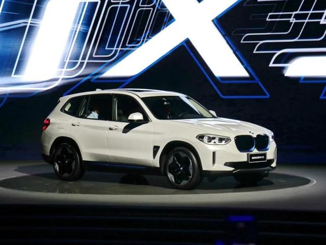 对比特斯拉Model X奥迪e-tron到底有多“稳”