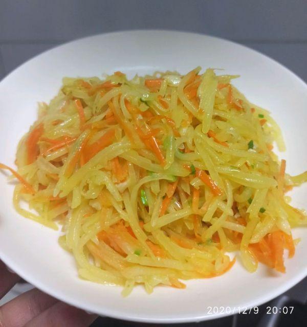 家常蒜香土豆丝（酸而不辣）一口下肚，唇齿留香