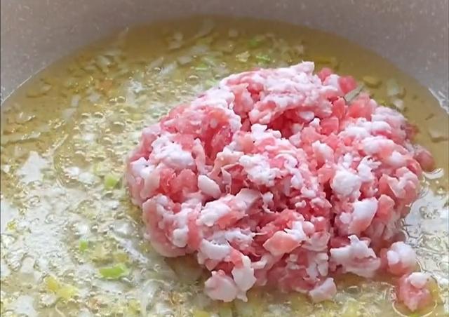 天冷吃芋头，就爱这个做法，又香又糯，Q弹爽滑，全家都喜欢