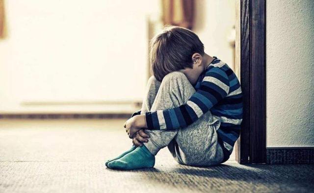 「你的育儿经」还在心疼孩子受挫？“一张纸”实验，告诉家长“挫折教育”多重要