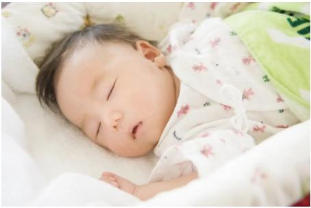 你的育儿经|孩子睡觉总在笑，妈妈以为在做美梦，奶奶却抱着孩子直奔医院