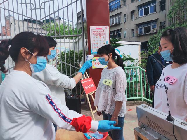 [超级宝妈]简阳市施家镇中心幼儿园开展安全开学疫情防控演练及防控专题会