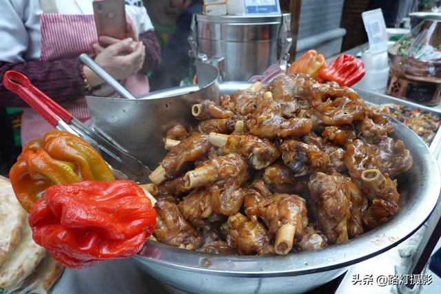 #趣旅游#乌鲁木齐南山脚下的美食街,与成都宽窄巷子是“姊妹”,你去过吗