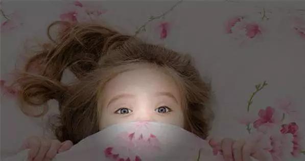 超级宝妈：“妈妈，我害怕！”当孩子说害怕时，这种方法比说“别怕”更有效